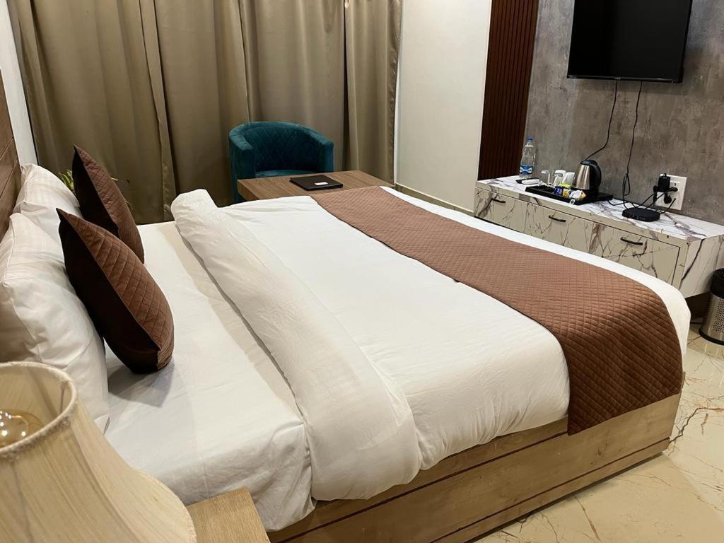 Hotel Eco Park Rewa ภายนอก รูปภาพ